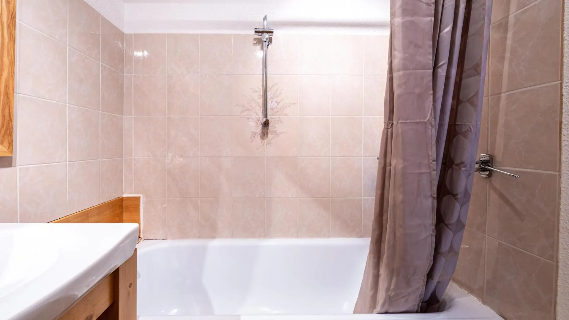 Les Arolles N°G54 Apartman Valloire